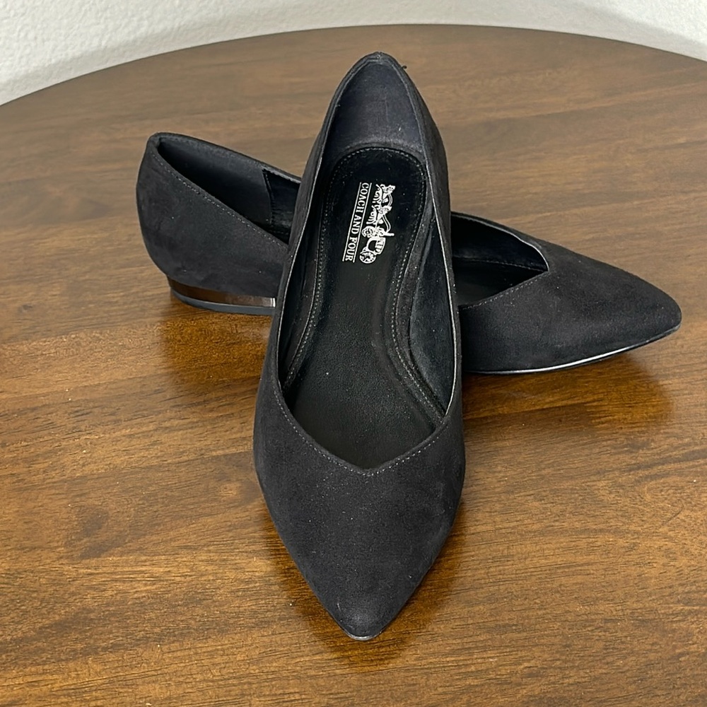 Coach and Four Women’s Black Flats size 6